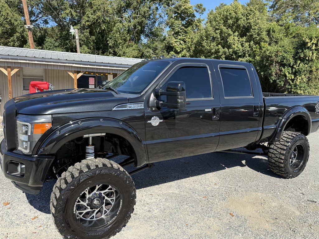 2013 Ford F-350 Super Duty Lariat's photo