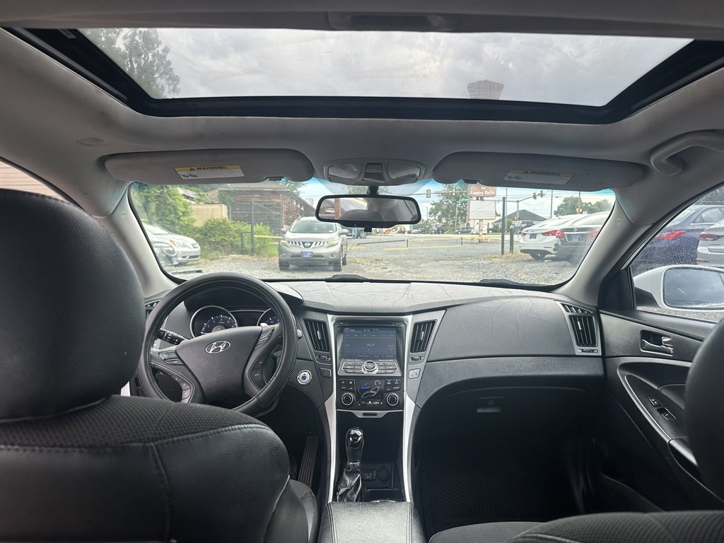 Hyundai Sonata photo 8