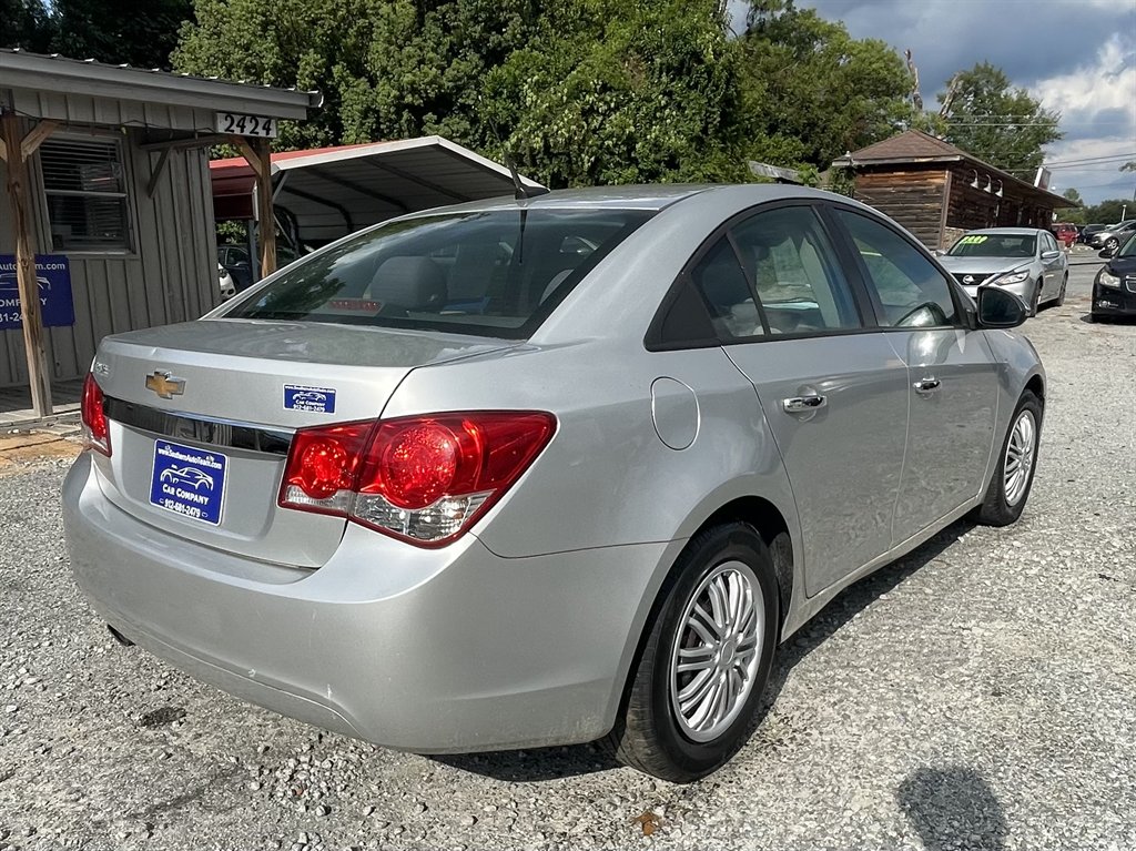 Chevrolet Cruze photo 9