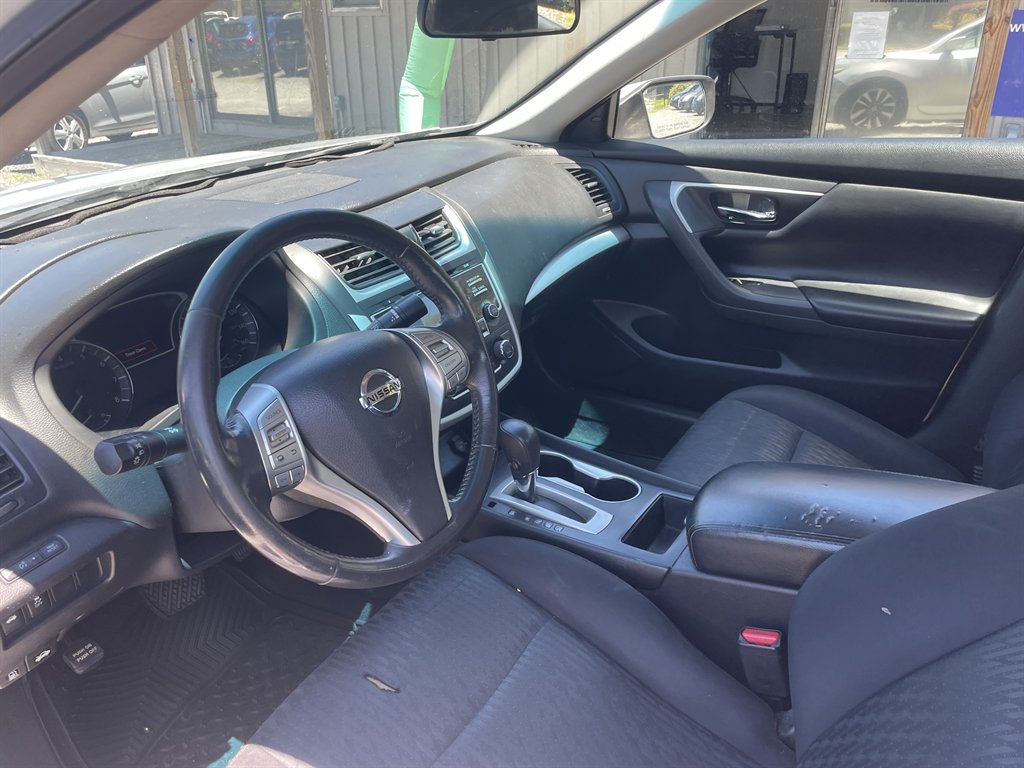 Nissan Altima photo 10