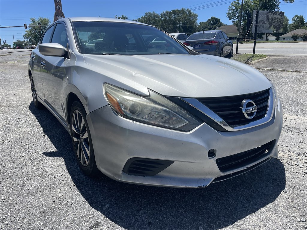 Nissan Altima photo 4