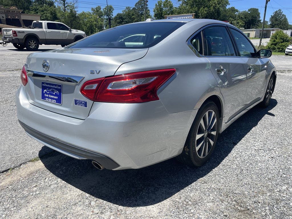 Nissan Altima photo 6