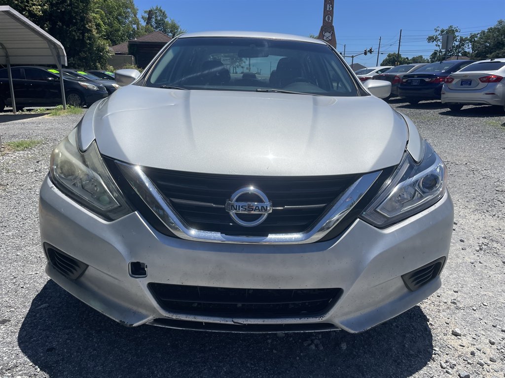 Nissan Altima photo 5