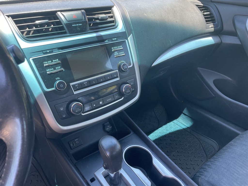 Nissan Altima photo 11