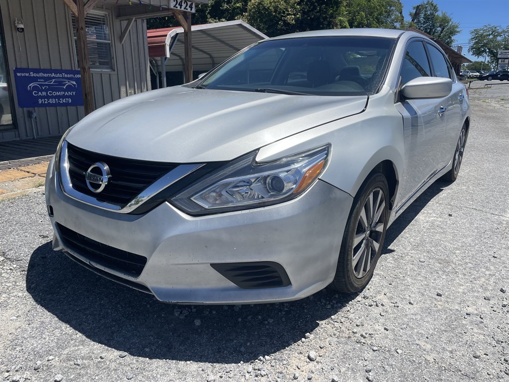 Nissan Altima photo 3