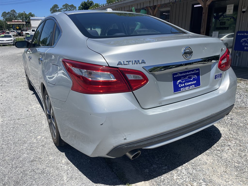Nissan Altima photo 8