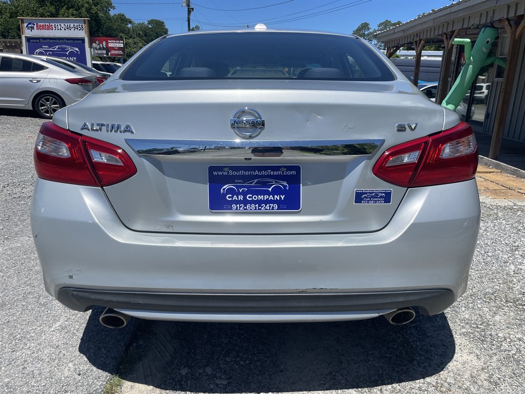 Nissan Altima photo 7