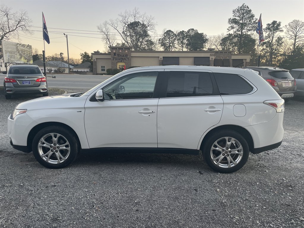 Mitsubishi Outlander photo 2