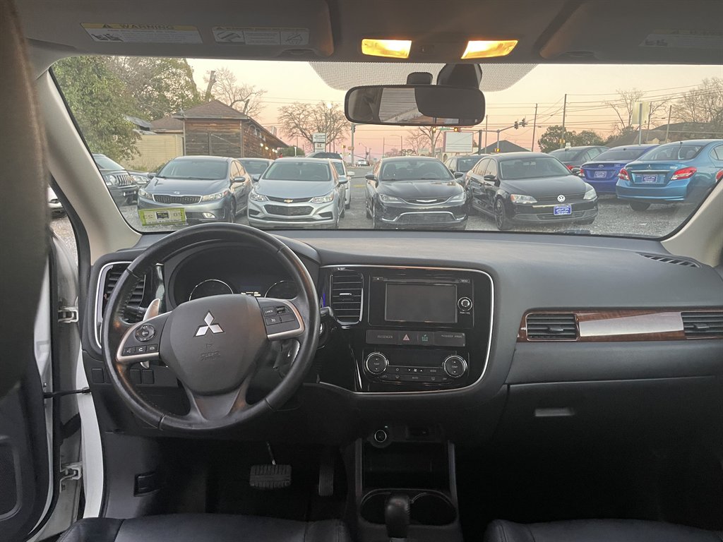 Mitsubishi Outlander photo 8