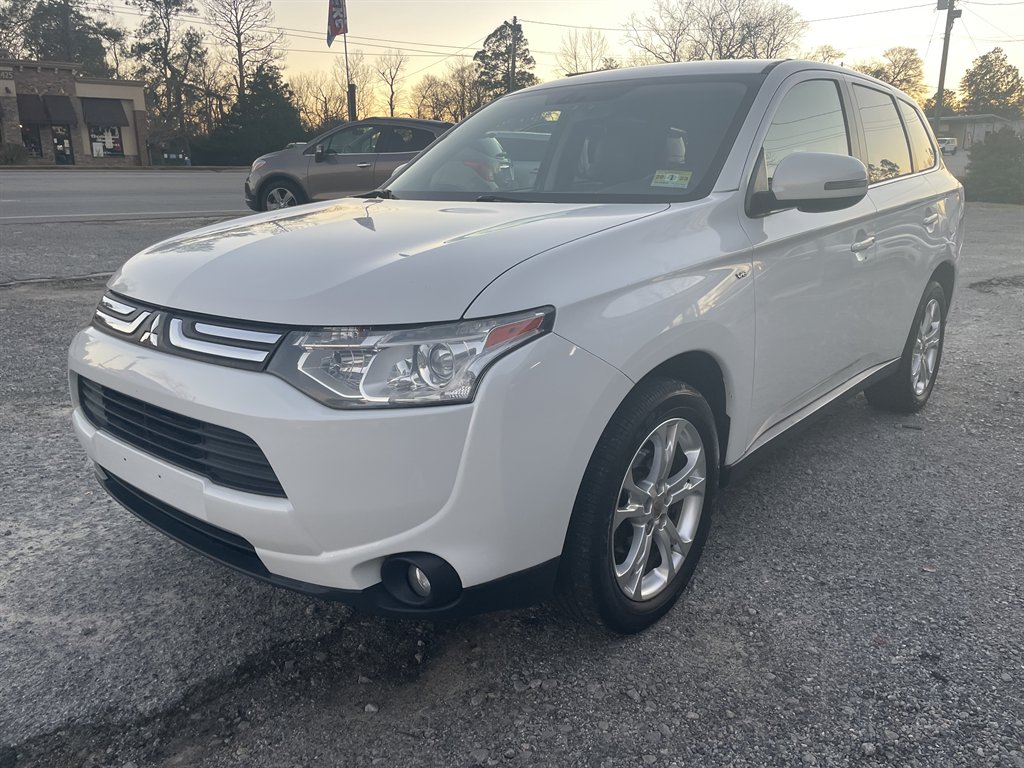 Mitsubishi Outlander photo 3