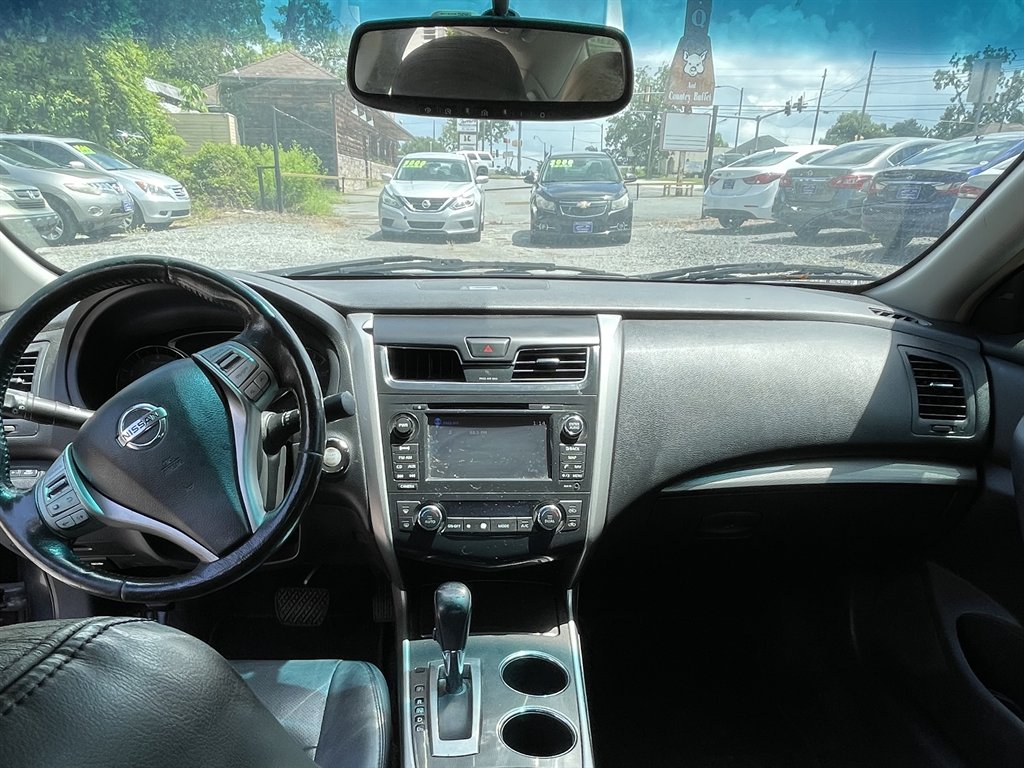 Nissan Altima photo 12