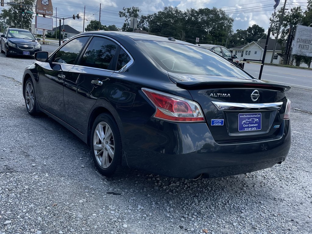 Nissan Altima photo 4