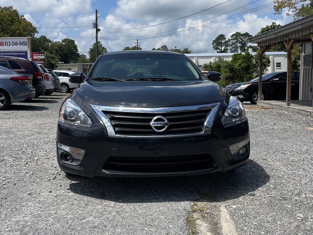 Nissan Altima photo 2