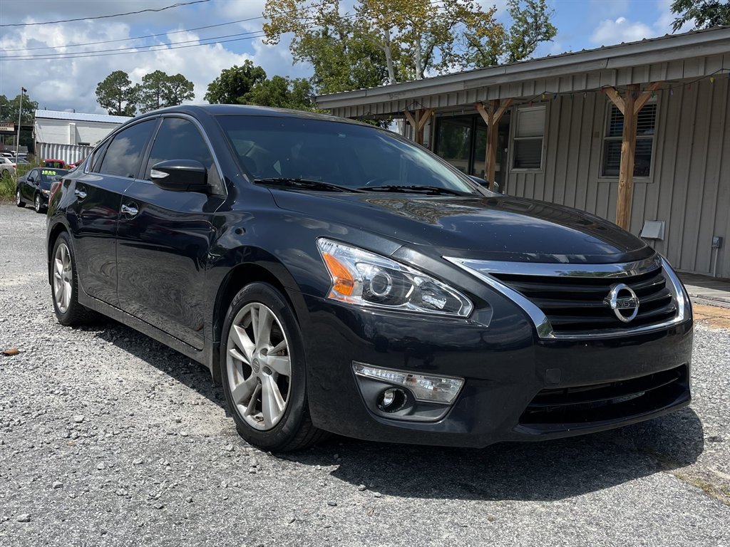 Nissan Altima photo 3