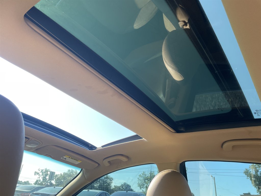 Hyundai Sonata photo 9
