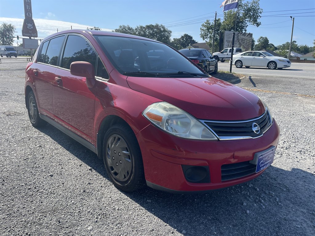 Nissan Versa photo 5