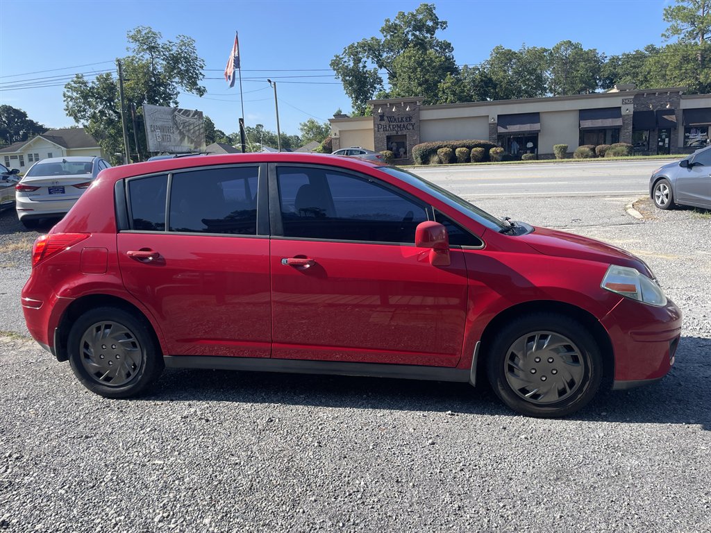 Nissan Versa photo 6