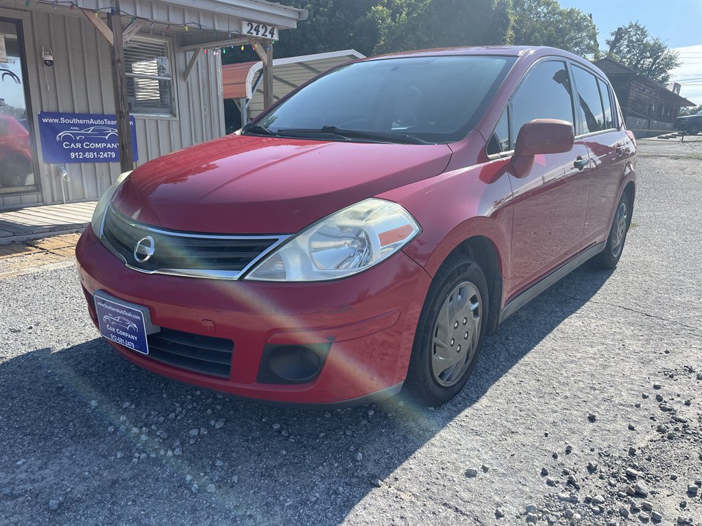 Nissan Versa photo 3