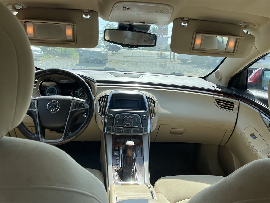 Buick LaCrosse photo 7