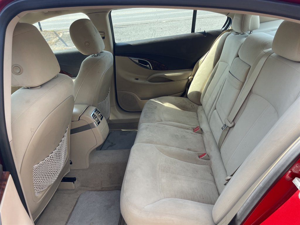 Buick LaCrosse photo 8