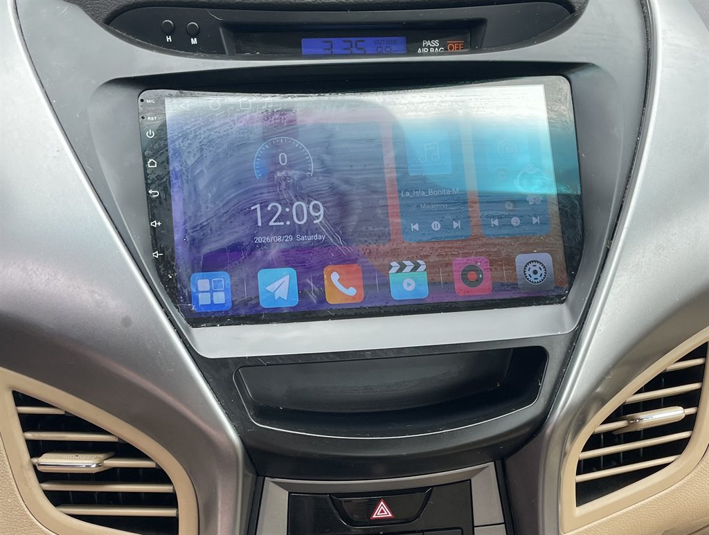 Hyundai Elantra photo 12