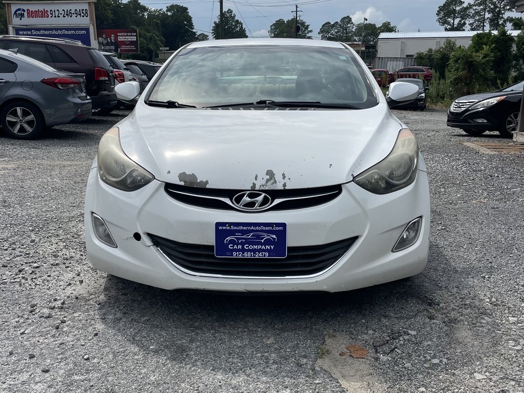 Hyundai Elantra photo 3