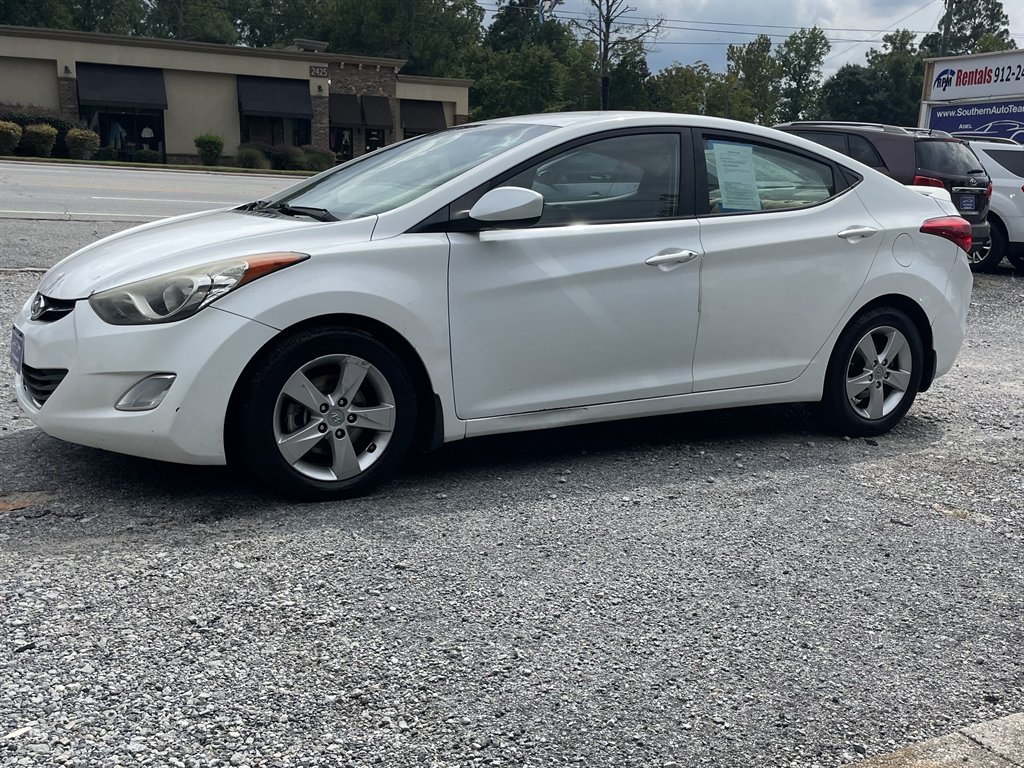Hyundai Elantra photo 5