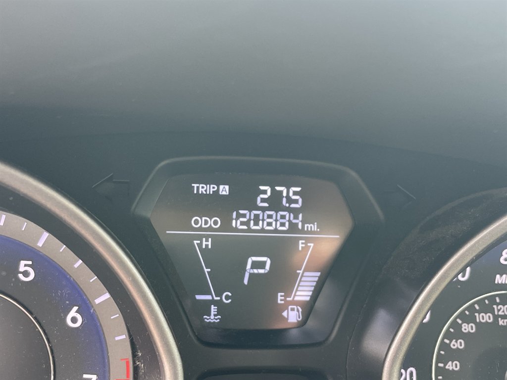 Hyundai Elantra photo 11