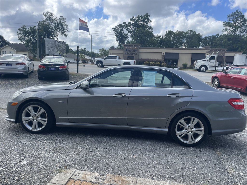 Mercedes-Benz E-Class photo 2
