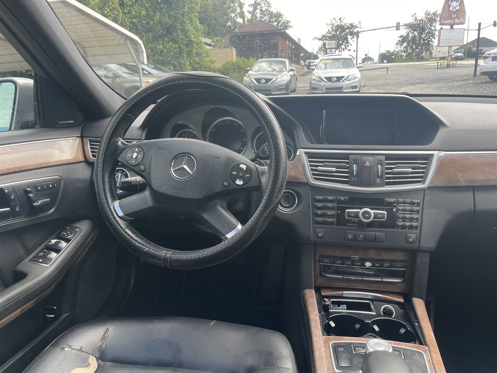 Mercedes-Benz E-Class photo 8